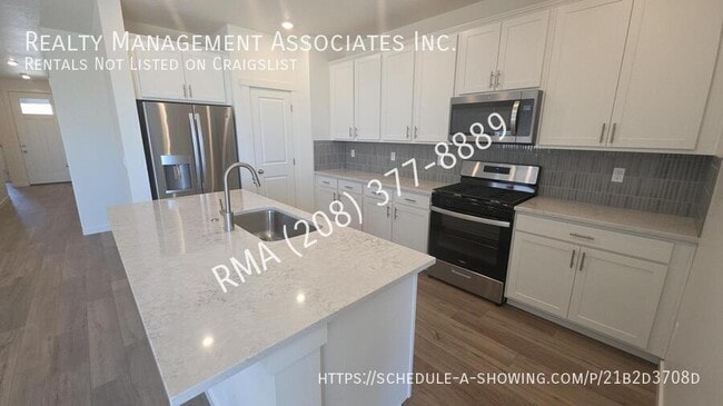 Photo - 566 W Lyra St