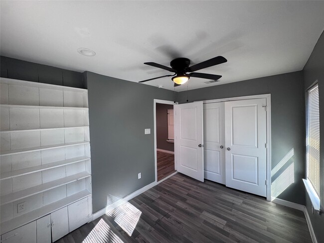 Building Photo - 4529 Dewberry St