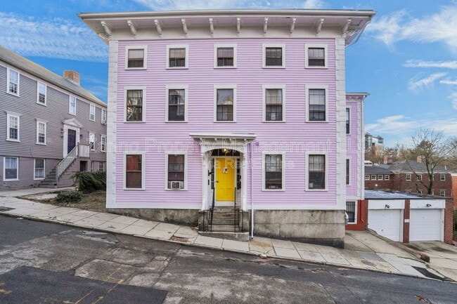 Building Photo - 35 Bowen St Unit 3