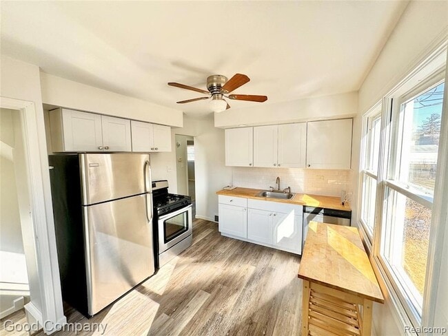 Photo - 18846 Poinciana