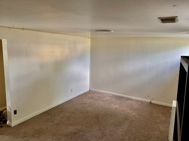 Photo - 877 N 450 W Unidad Basement