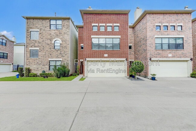 Building Photo - 650 Westcross St Unit 35