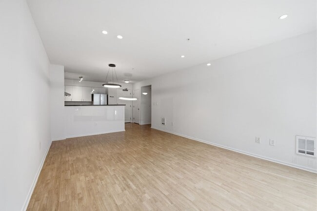 Building Photo - 8100 Oceaview Terrace-119