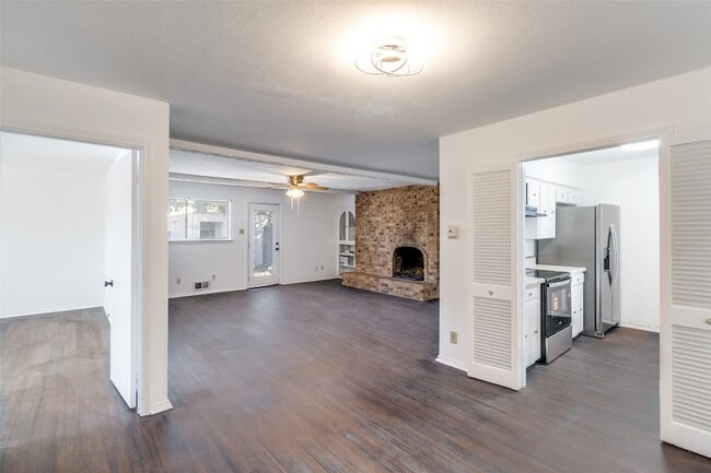 Photo - 15825 El Estado Dr