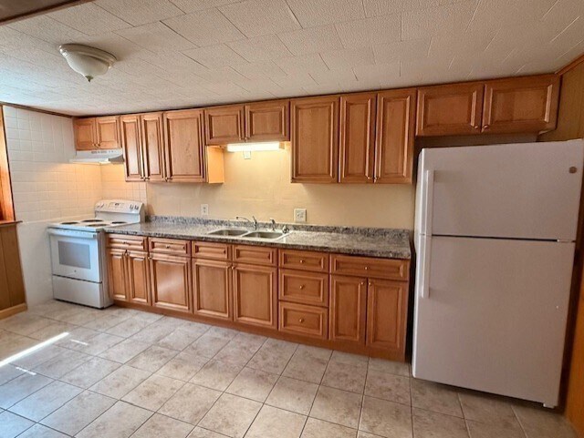 Building Photo - 19 Lantern Rd Unit U:1Side