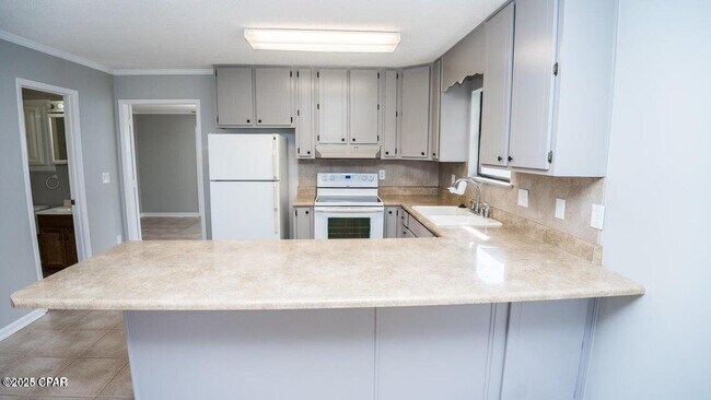 Photo - 247 Poinsettia Dr