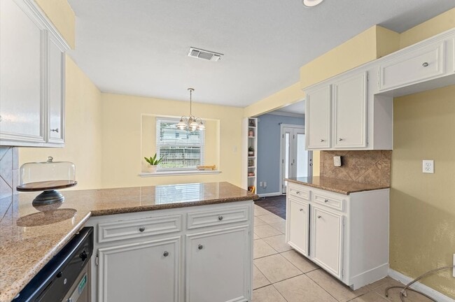 Photo - 427 Whitecap Dr