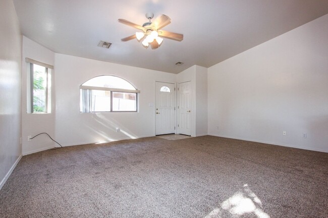 Photo - 8509 E Leigh Dr Unidad Apt C