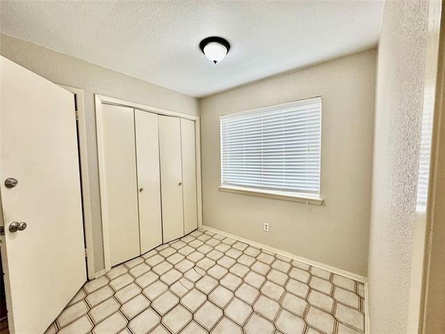 Photo - 419 Shady Brook Dr