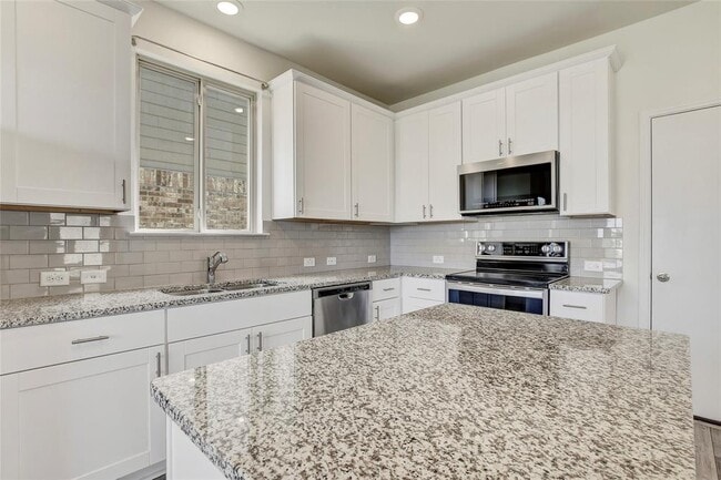 Photo - 449 Stone Water Ln