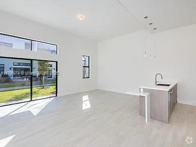Building Photo - 4500 NW 8th Pl Rental