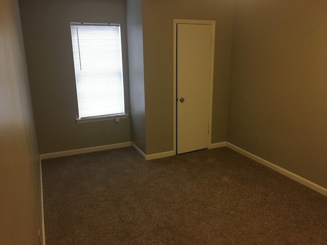 Cross Creek Apartments
