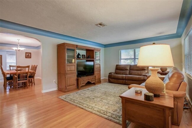 Photo - 2930 9th Ave N
