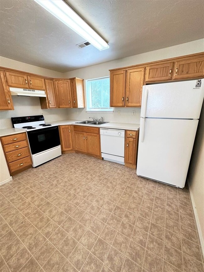 Photo - 125 S 4th W Unit #3