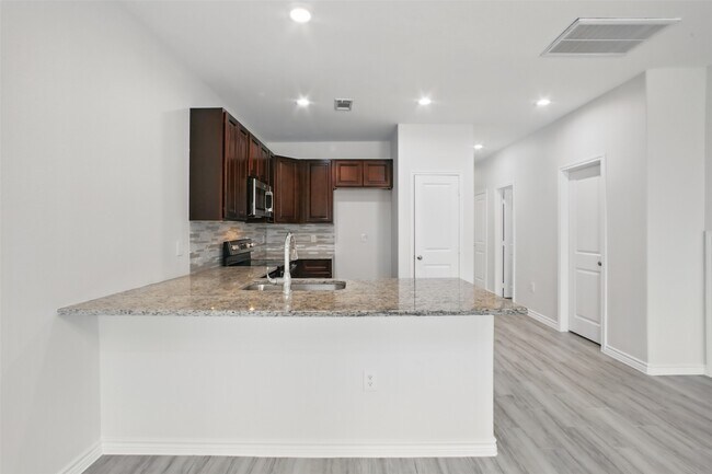 Photo - 16884 Kempwood