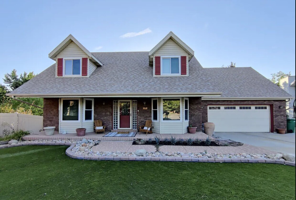 Photo - 1964 E Hawk Cir (Sandy, UT)