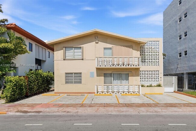7434 Harding Ave Unidad 9