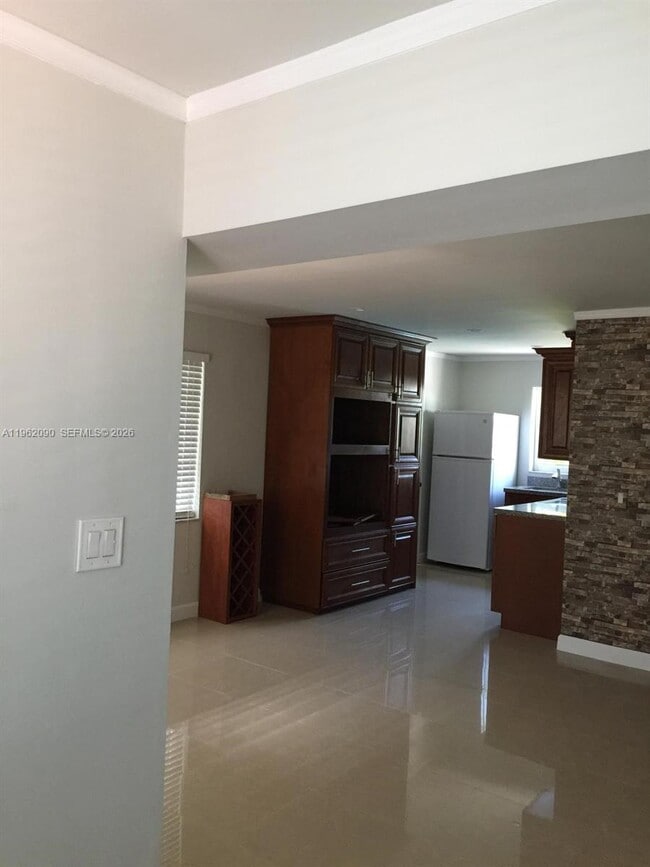 Photo - 5901 SW 45th St Unidad 1