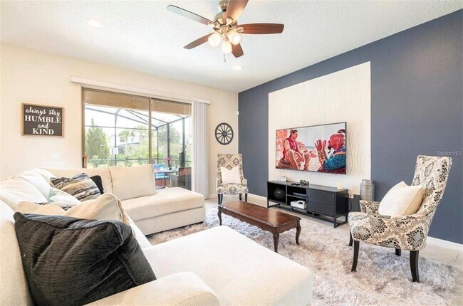 5533 Misty Oak Cir