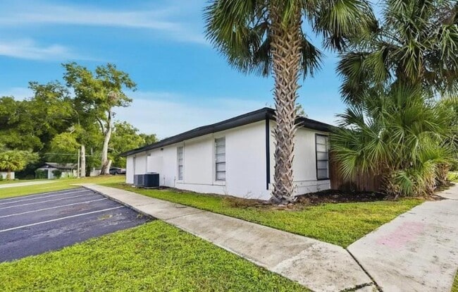 Building Photo - 2955 SE 53rd Ct