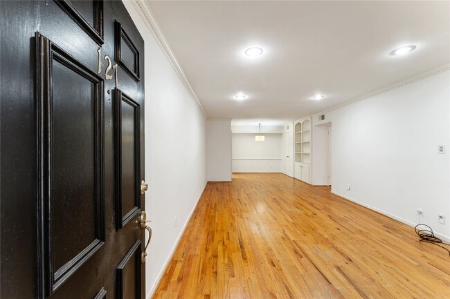 Photo - 359 N Post Oak Ln Unidad 127