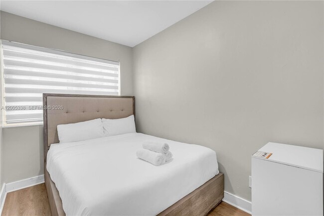 Photo - 10006 E Bay Harbor Dr Unit 16