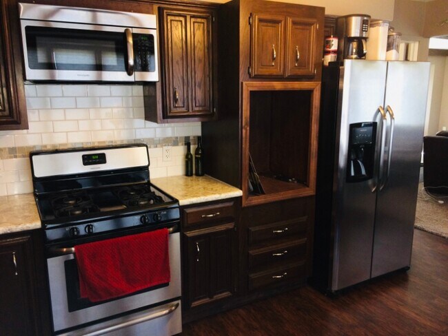 Photo - 69111 Lyman St