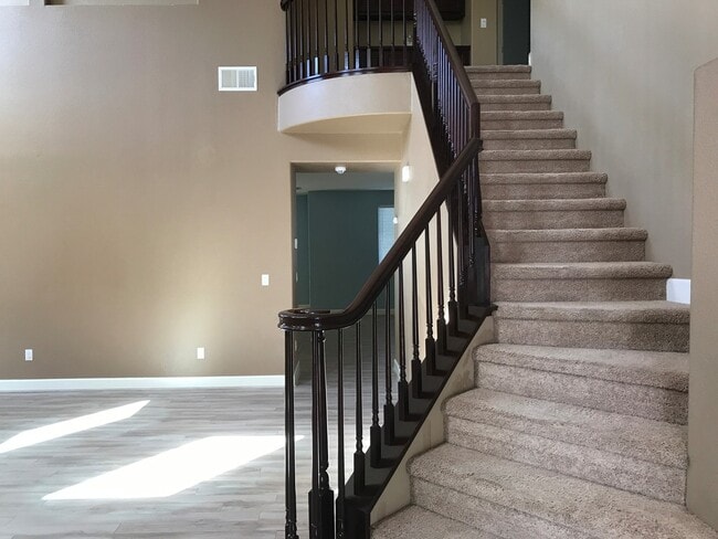 Photo - Beautiful Plumas Lake Home