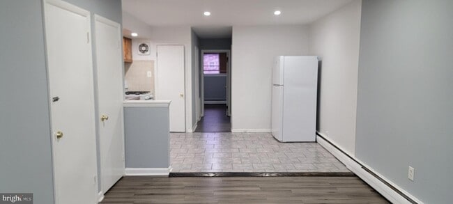 Photo - 230 W Roosevelt Blvd