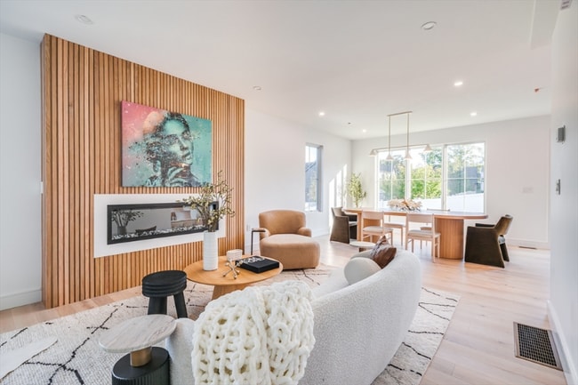 Photo - 15-17-17 Jewett Pl