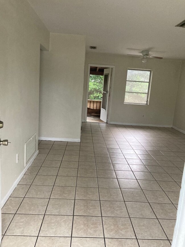 Photo - 2 Bed 2 Bath Home | Carport | Fenced Yard ...