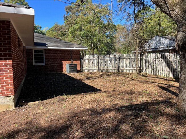 Photo - 3653 Cloverdale Rd