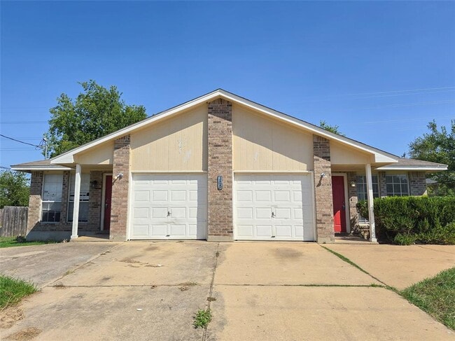 Photo - 300 Tamara Dr