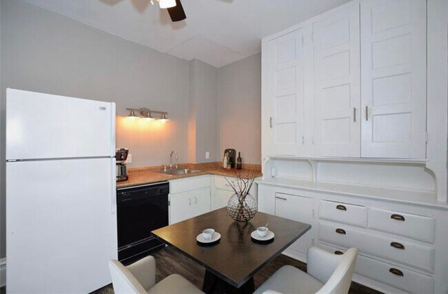 Photo - 15 Emerson Ave Unit 2