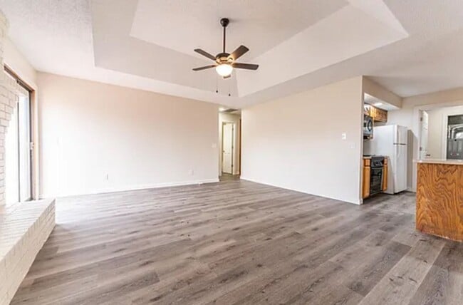 Building Photo - 613-615 E Redwood Unit 613 E Redwood St