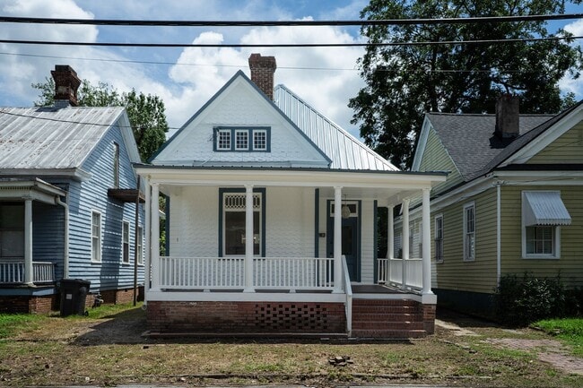 Building Photo - 410 3rd St Rental