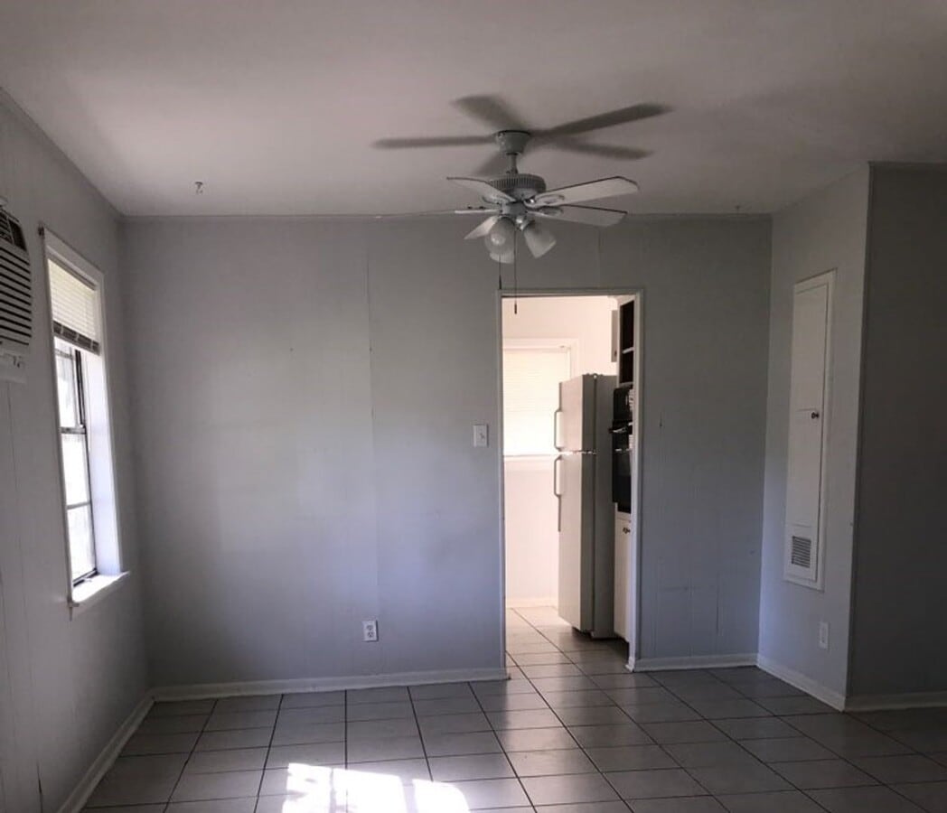 Photo - 1127-1127 MacArthur St