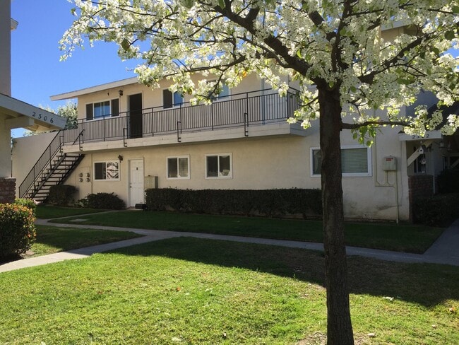 Photo - 2302 England St Unit B