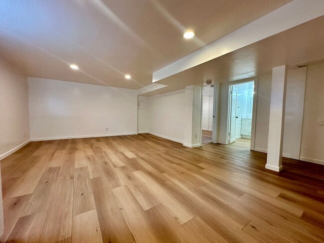 Building Photo - 360 Wheeler Ave Unit 360 Wheeler Avenue #B
