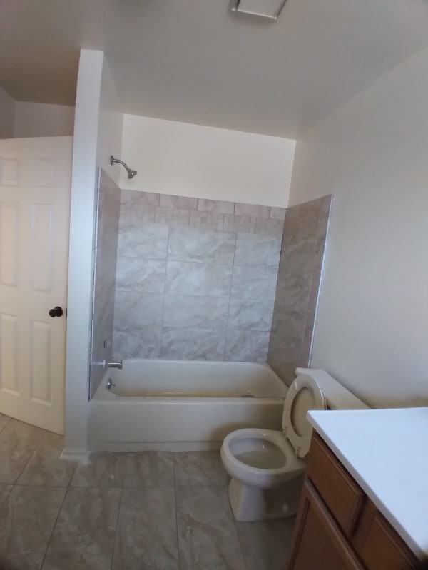 Photo - 1868 N Main St