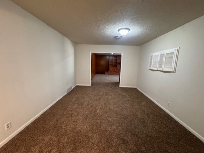 Photo - 3 bed 2 bath in a great neighborhood in Norman, Refreshed and ready for move in, 200 0ff by May 1st!