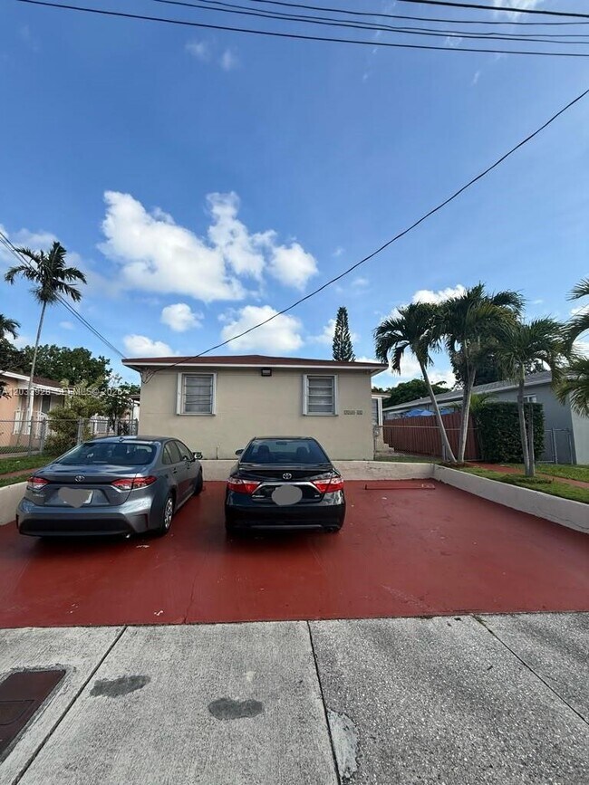 Photo - 1140 SW 9th St Unit 2