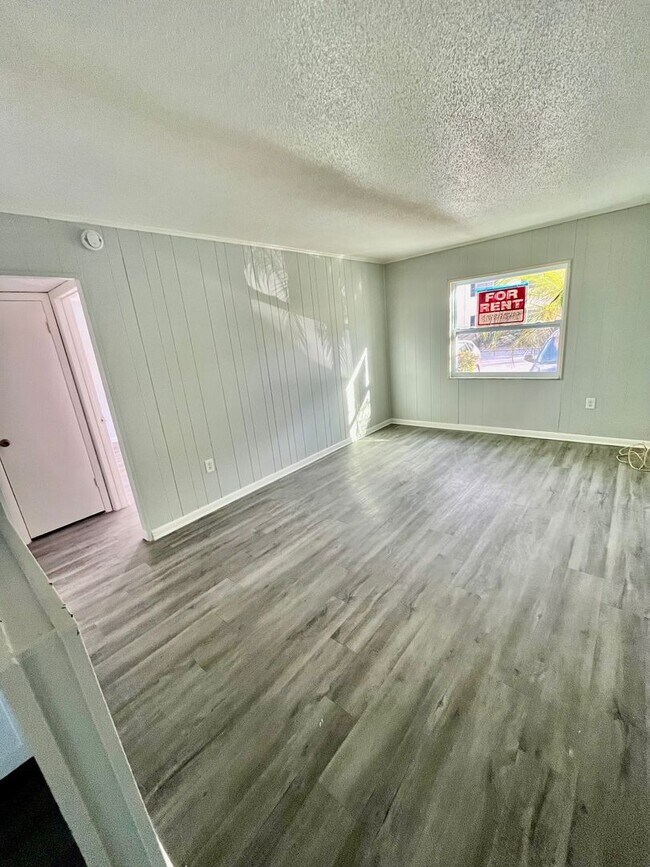 Photo - 927 N Iowa Ave Unit 927 N. Iowa C - 23