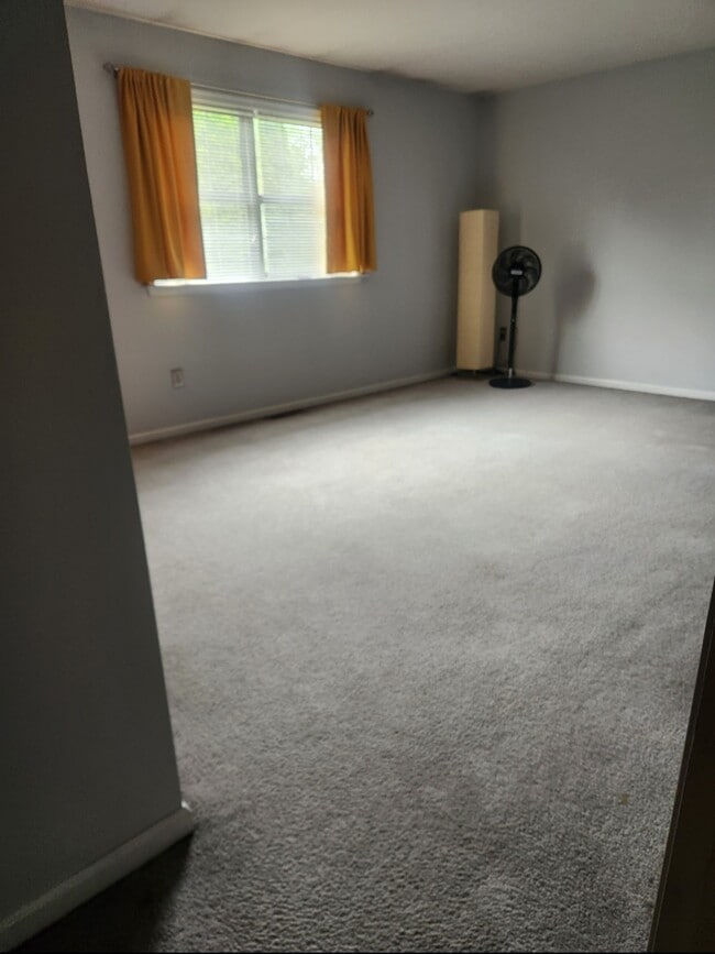 Entry into room - 1637 Ilona Dr Unit LARGE PRIVATE ROOM