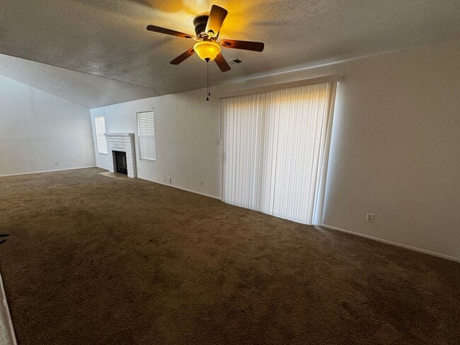 2261 Green Lake Rd NE