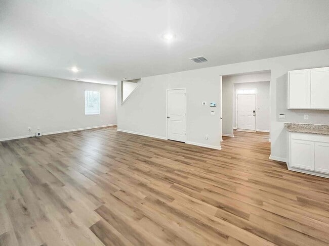 329 Creekview Wy