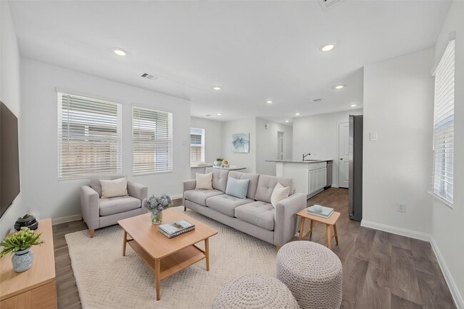 11943 Detar Ct