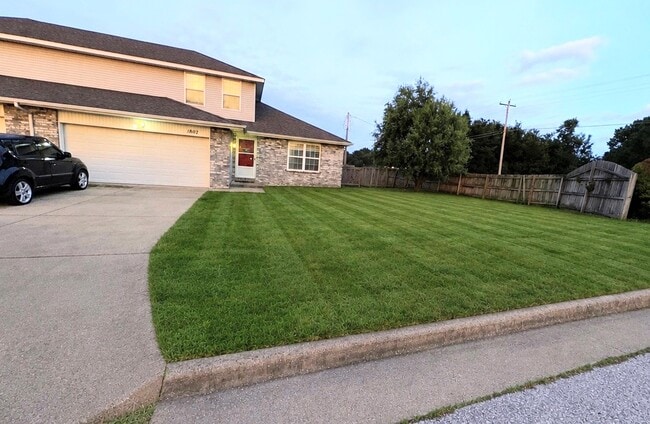 Photo - 1802-1804 N Laurel Hill Pl