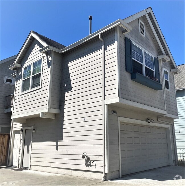 Building Photo - Nice Granny unit w/bedroom Rental