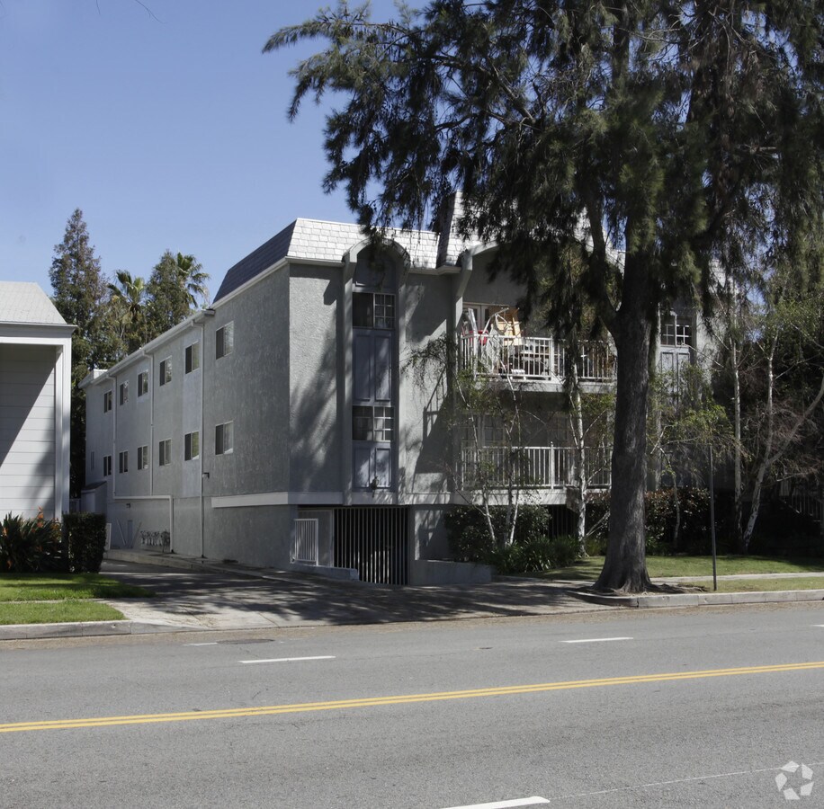 Photo - 4636 Fulton Ave